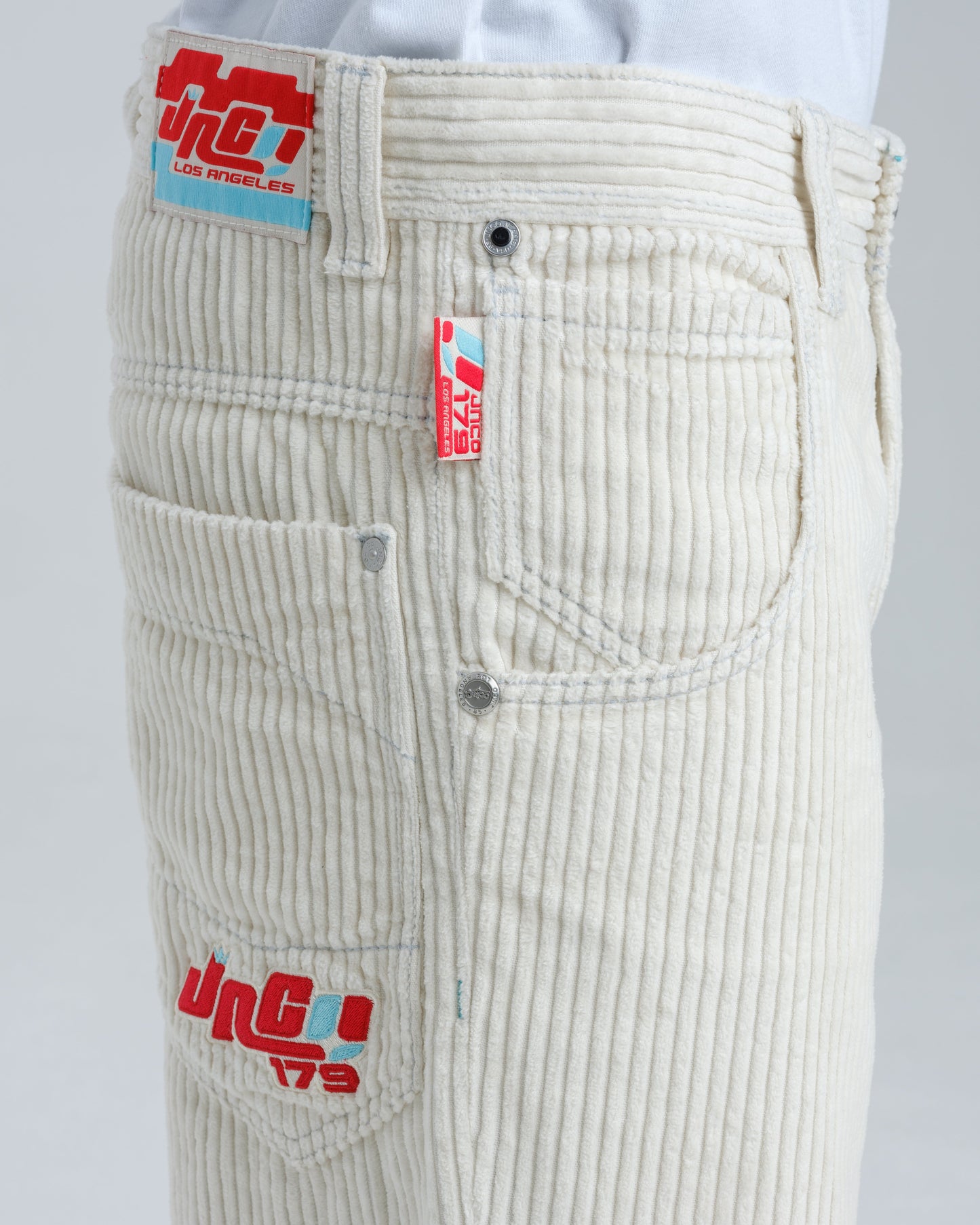 1179 Easy Wide Pipes. 23". 4 Wale Corduroy. Tofu.