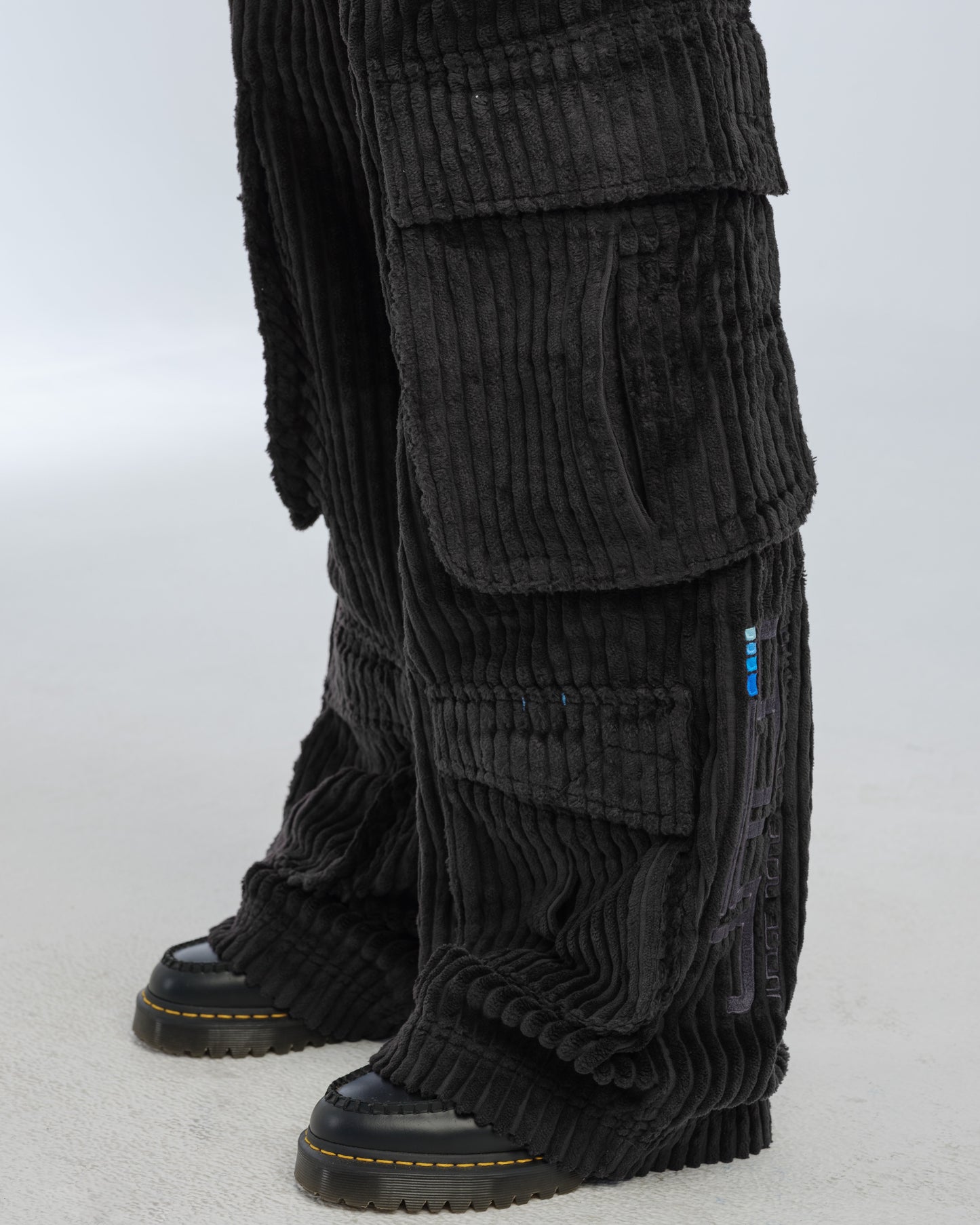 W Legacy. 24". 2 Wale Corduroy. Black.